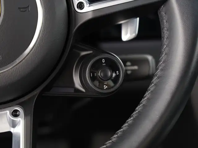 Porsche Cayman view 14