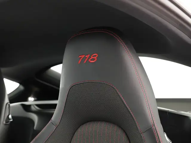 Porsche Cayman view 11