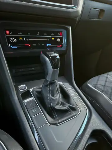 Volkswagen Tiguan view 11