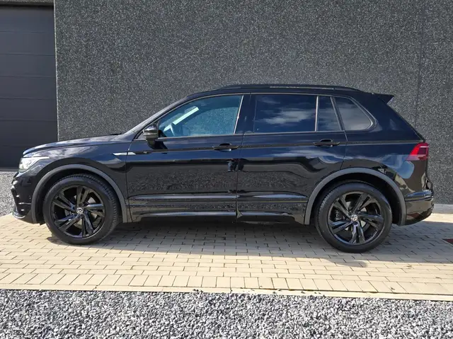 Volkswagen Tiguan view 3