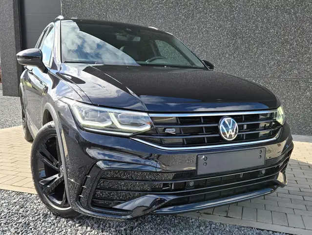 Volkswagen Tiguan view 2