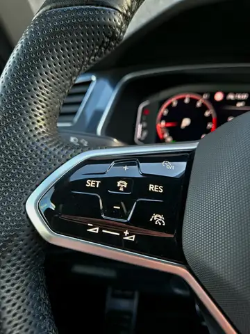 Volkswagen Tiguan view 15