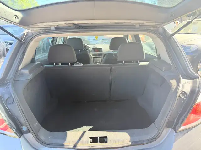 Opel Astra view 10