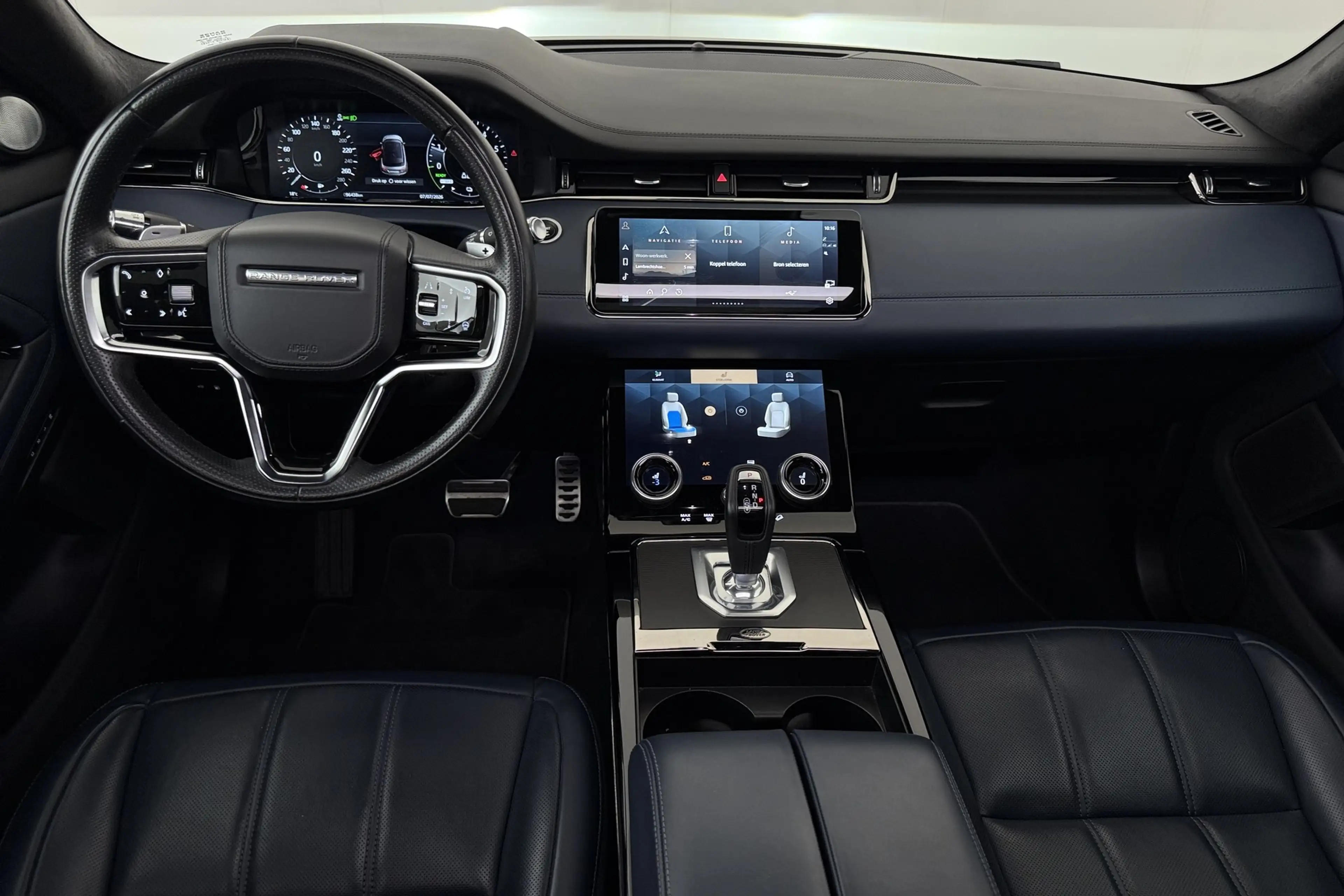 Land Rover Range Rover Evoque P300e PHEV 1.5i + A/T + GPS + LEDER + CAMERA + PDC — photo 9