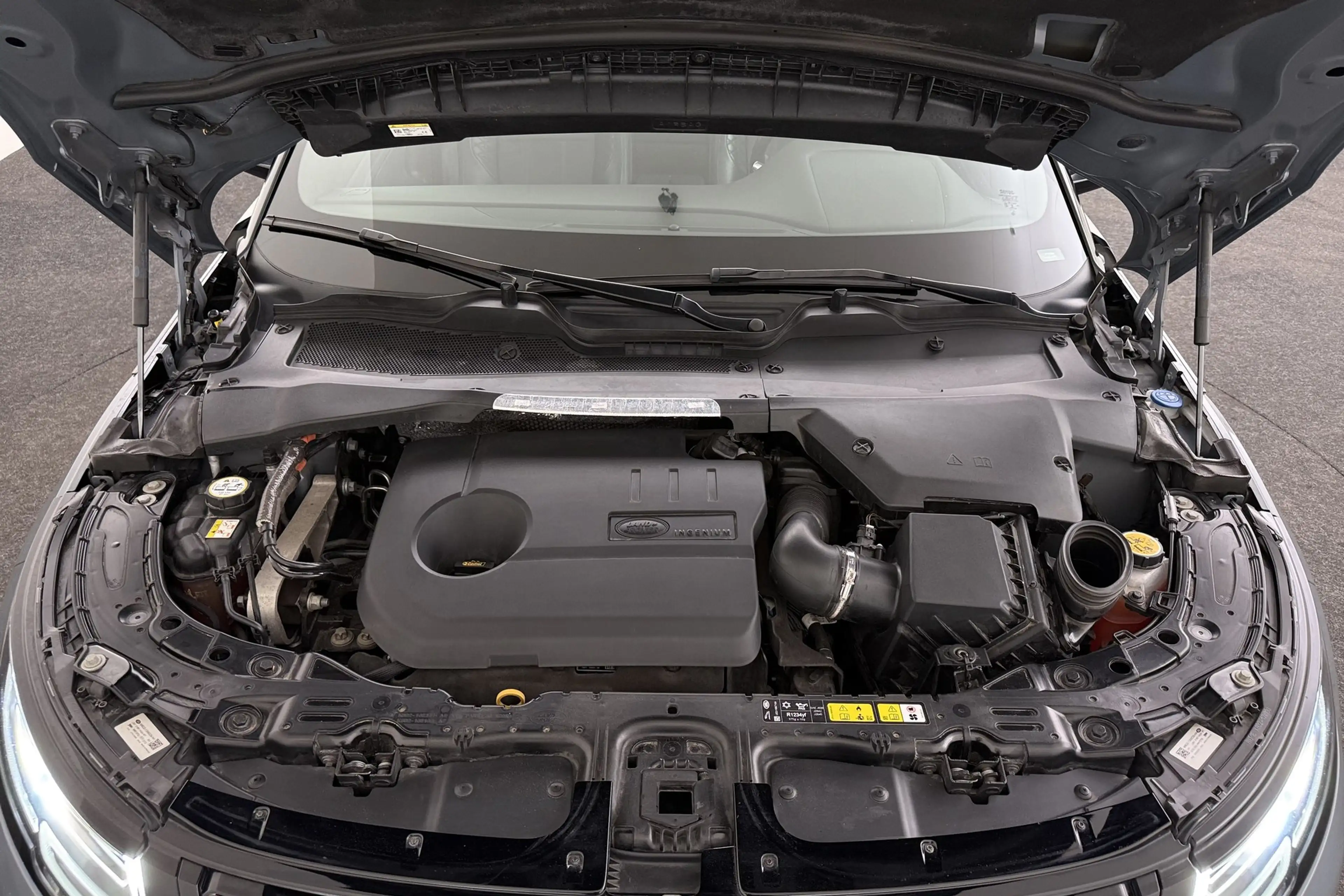 Land Rover Range Rover Evoque P300e PHEV 1.5i + A/T + GPS + LEDER + CAMERA + PDC — photo 14