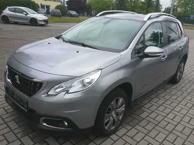 Peugeot 2008 Active PureTech 110 , SH, Reserver., Allwetter
