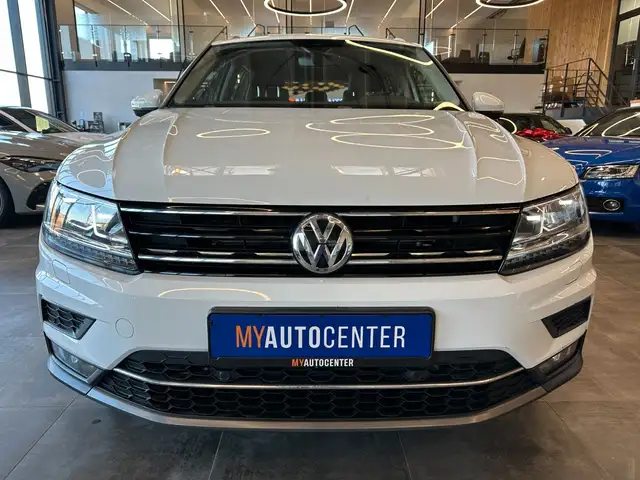 Volkswagen Tiguan view 2