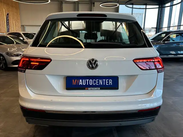 Volkswagen Tiguan view 5