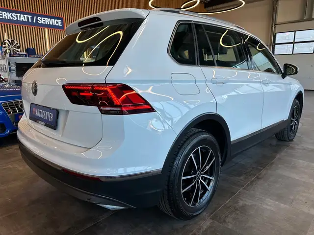 Volkswagen Tiguan view 6