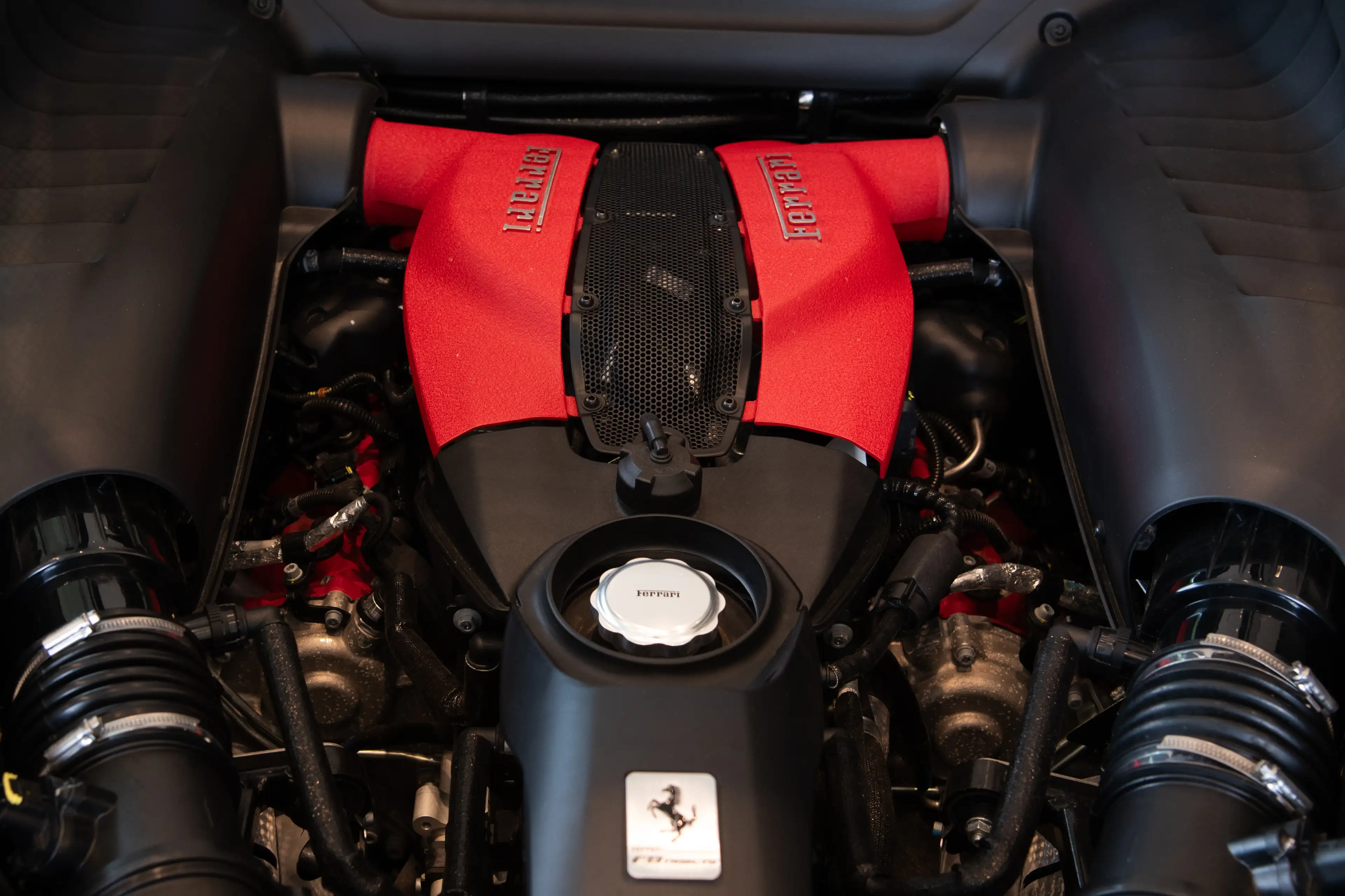 Ferrari F8 Tributo Blu Pozzi | 1 Owner | Full Electric Seats — photo 19