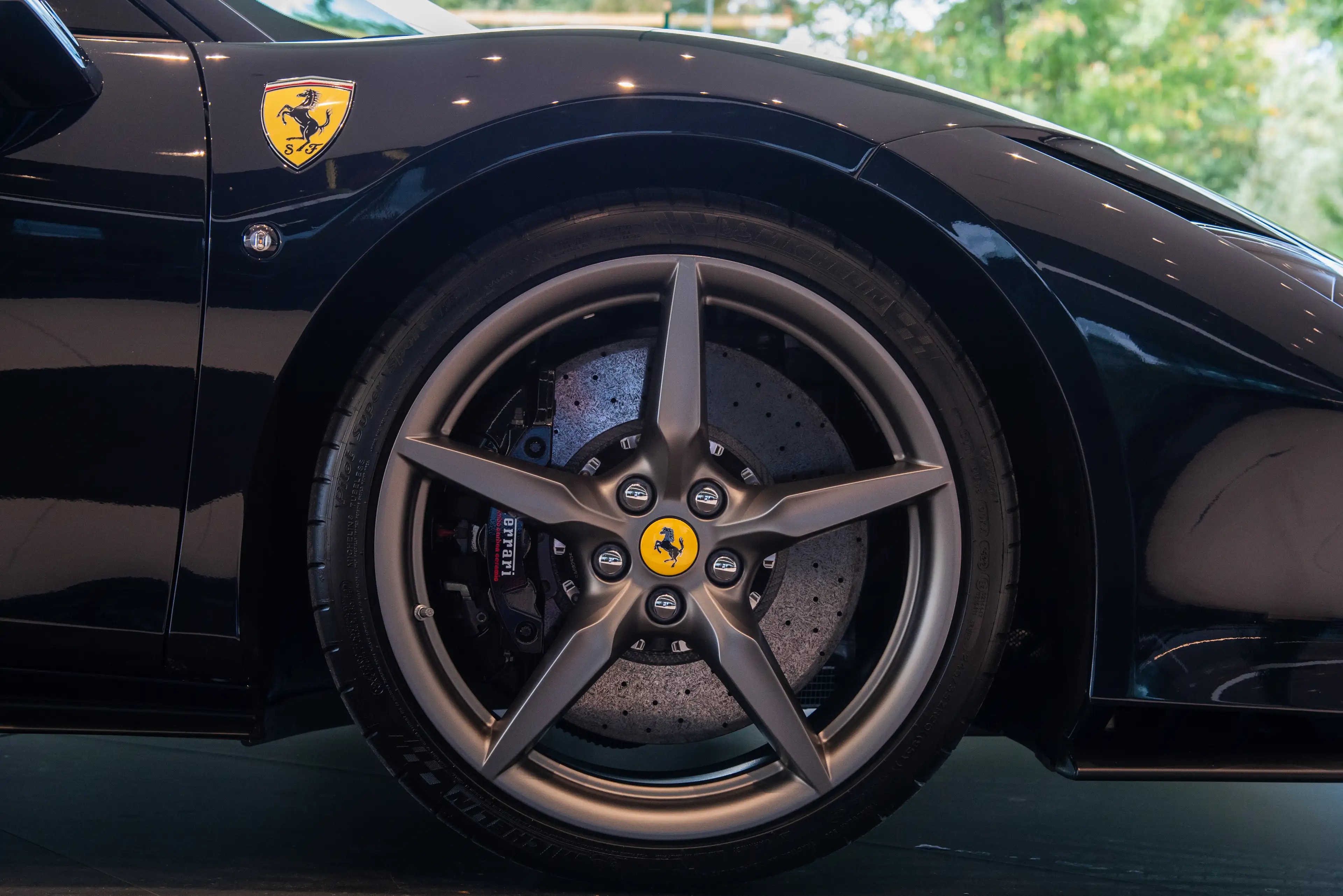 Ferrari F8 Tributo Blu Pozzi | 1 Owner | Full Electric Seats — photo 11
