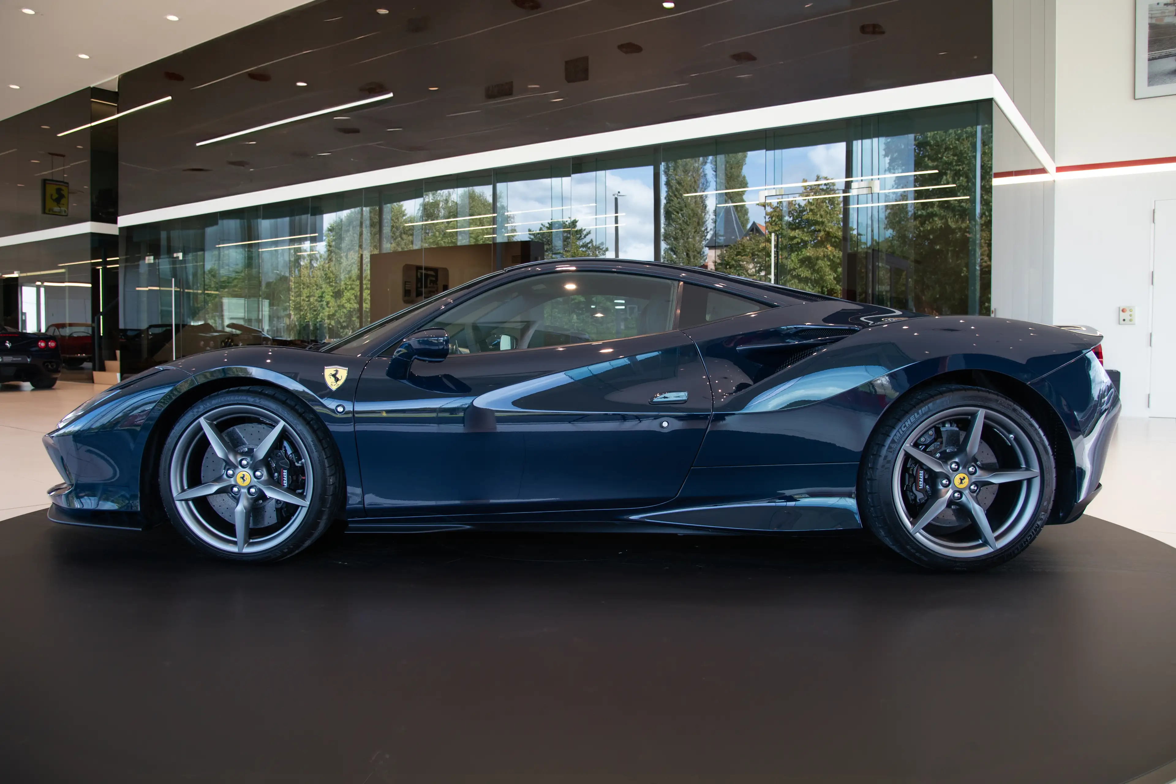 Ferrari F8 Tributo Blu Pozzi | 1 Owner | Full Electric Seats — photo 8
