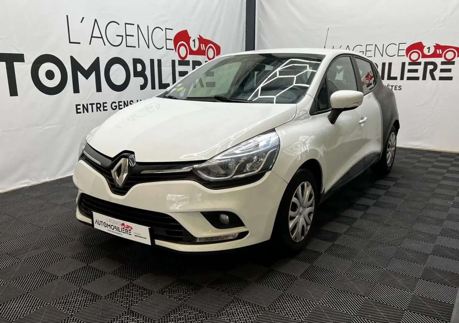 Renault Clio Société 1.5 dCi 90ch energy Air MédiaNav E6C Blanc - 1