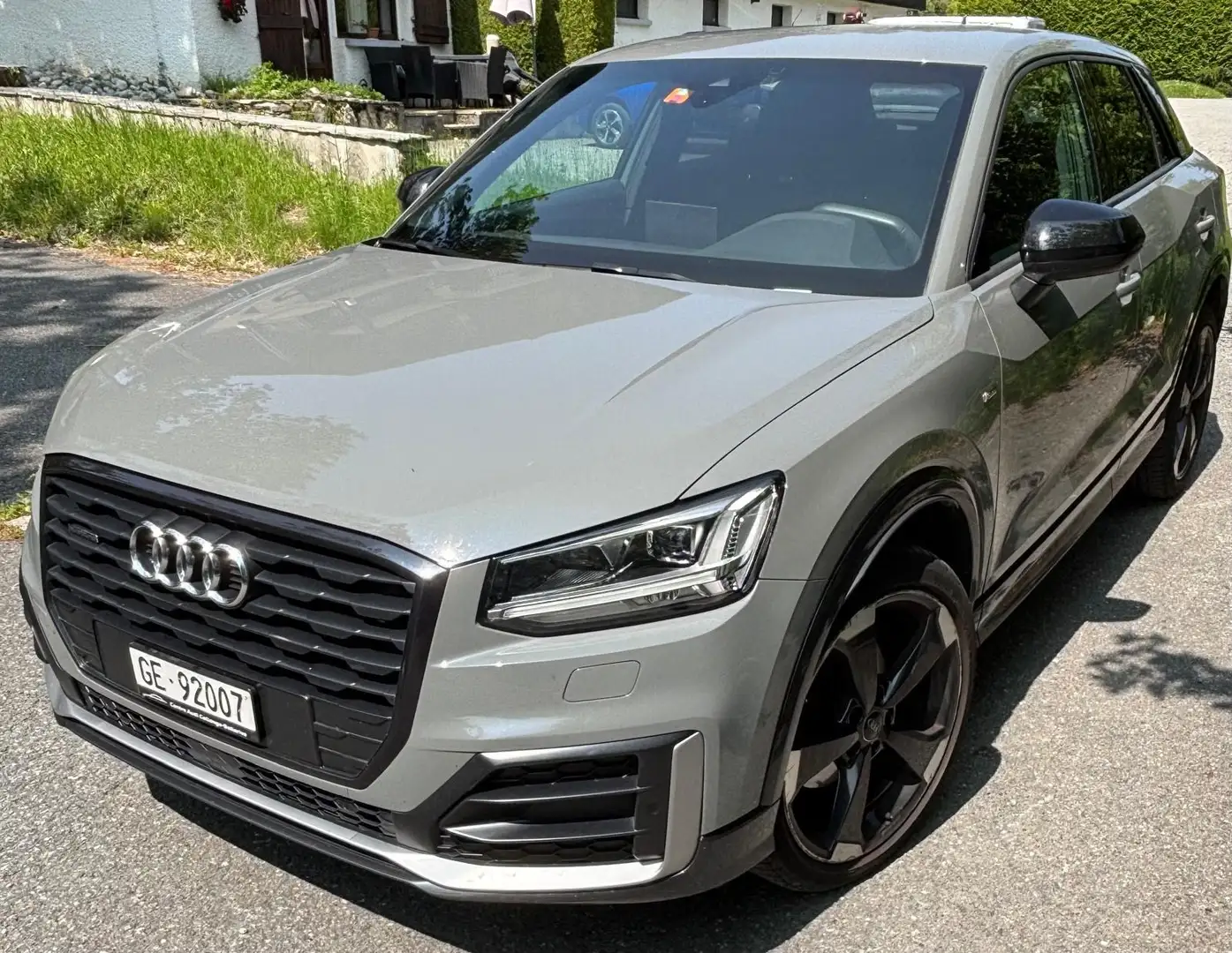 Audi Q2 Q2 2.0 TFSI 190 ch S tronic 7 Quattro S Line Gris - 1