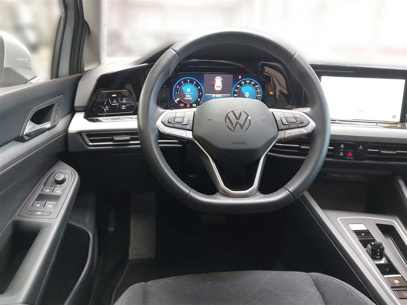 Volkswagen Golf Life 1.0 eTSI DSG — photo 9