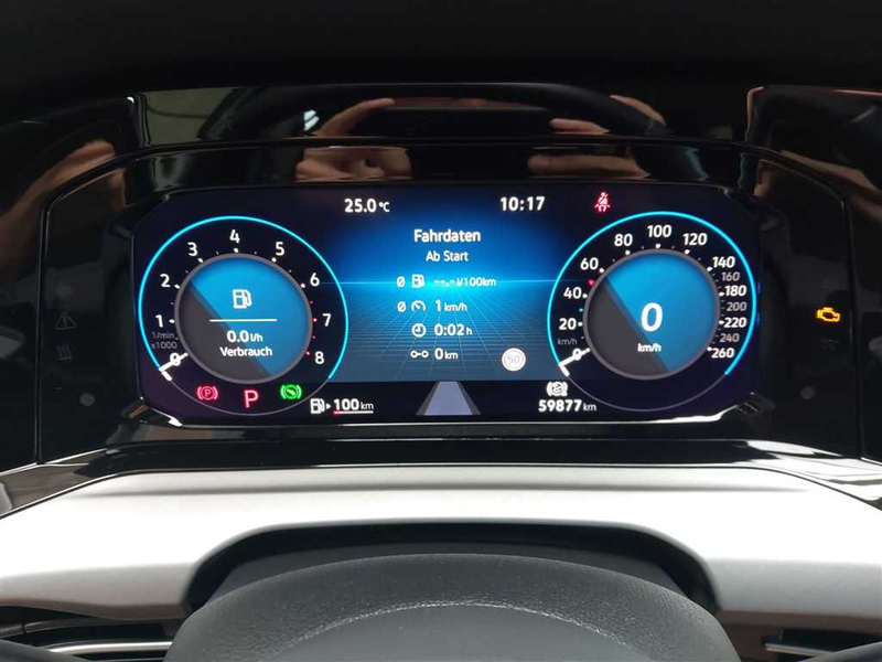 Volkswagen Golf Life 1.0 eTSI DSG — photo 10