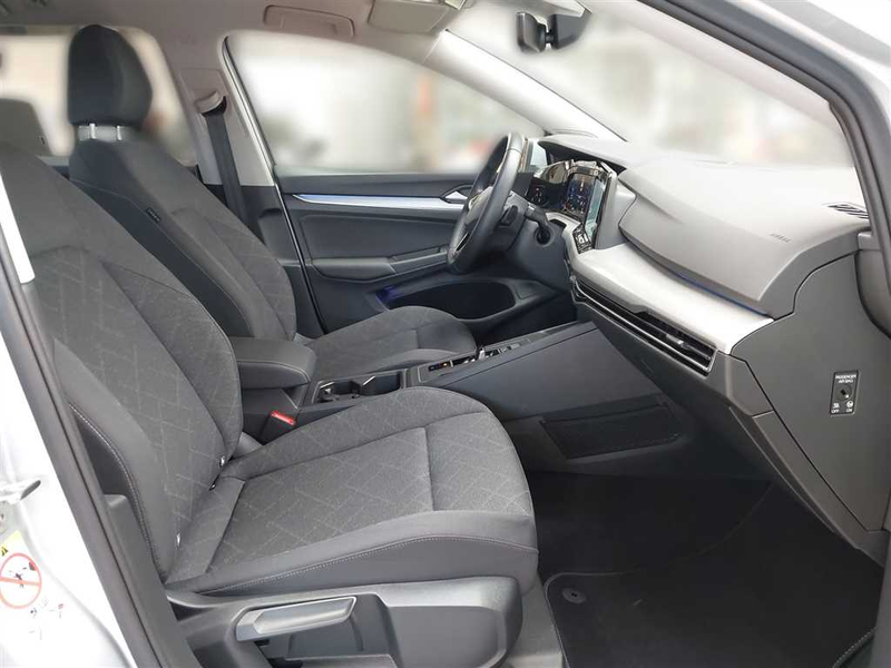 Volkswagen Golf Life 1.0 eTSI DSG — photo 15
