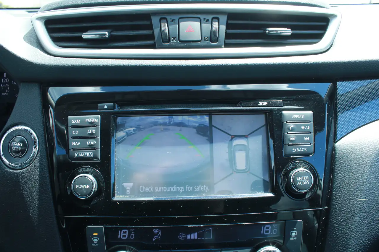 Nissan Rogue снимка Nissan Rogue