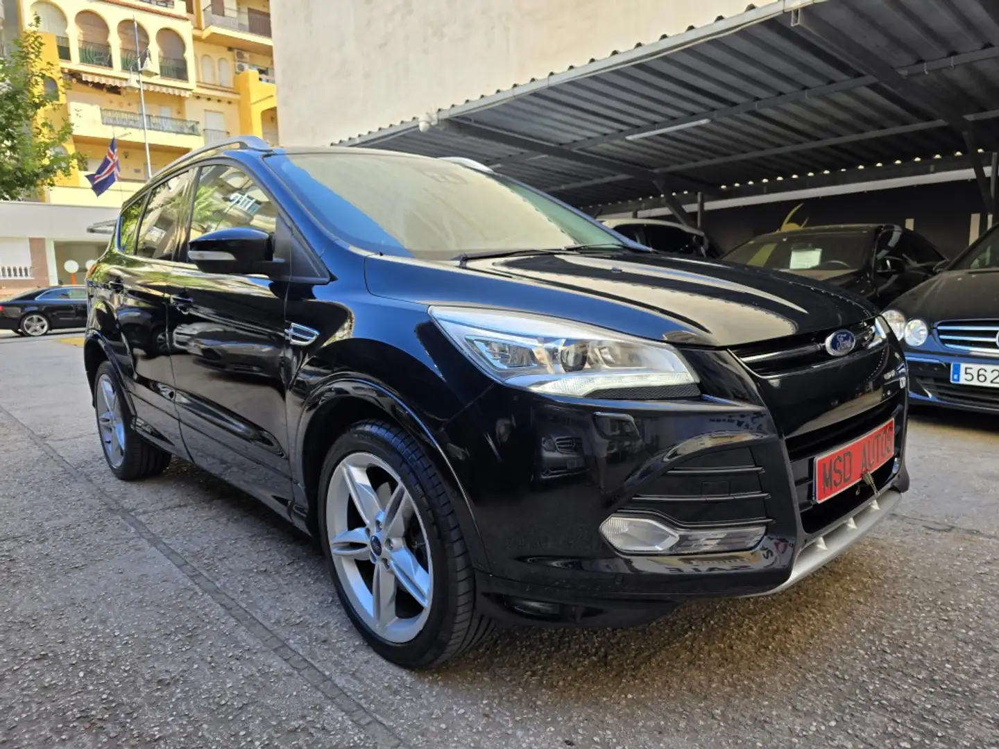 Ford Kuga 2.0TDCi Titanium 4x4 Powershift 180 Noir - 1