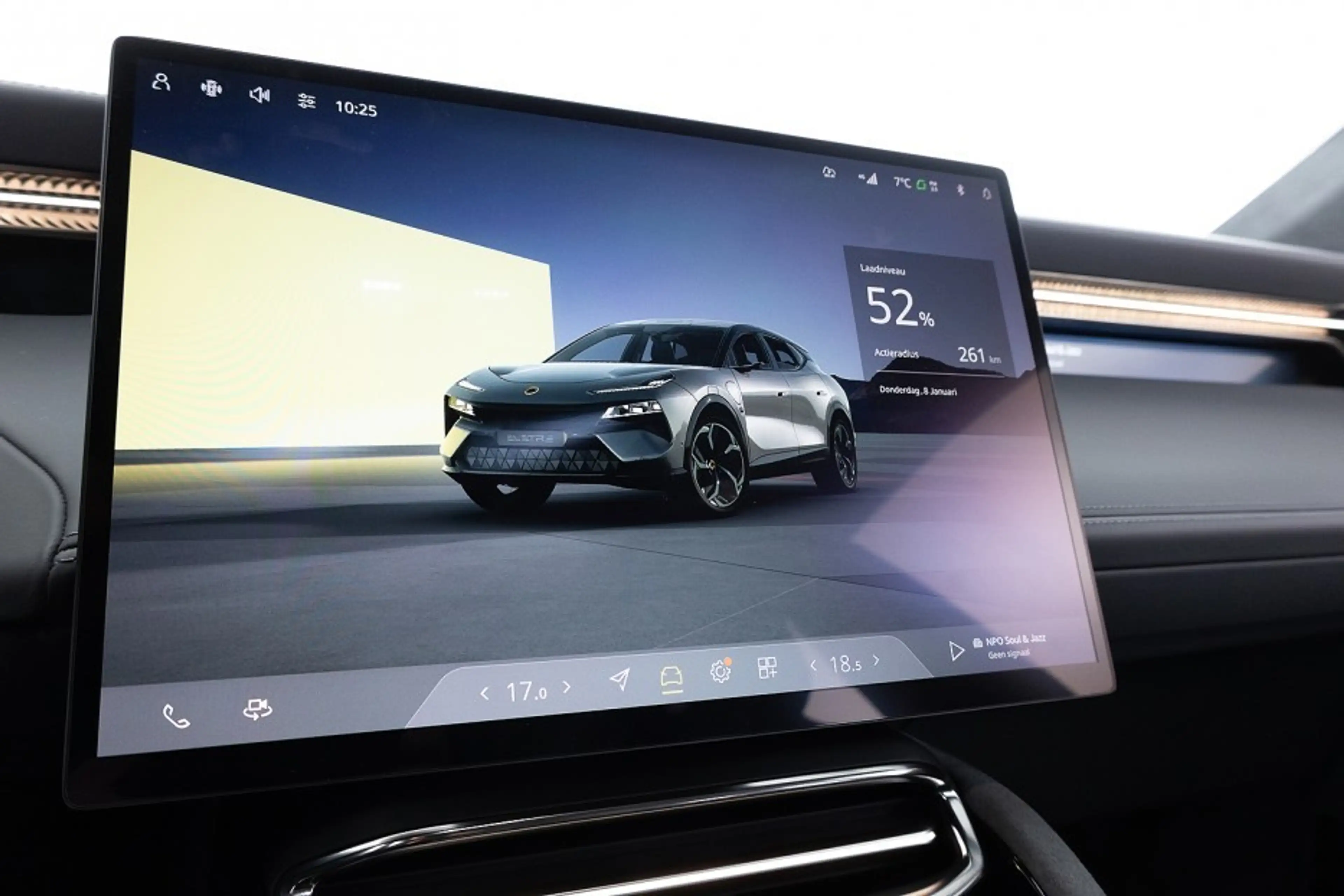 Lotus Eletre EDS 450 S 4WD Executive Seat 112 kWh | PANORAMADAK — photo 34