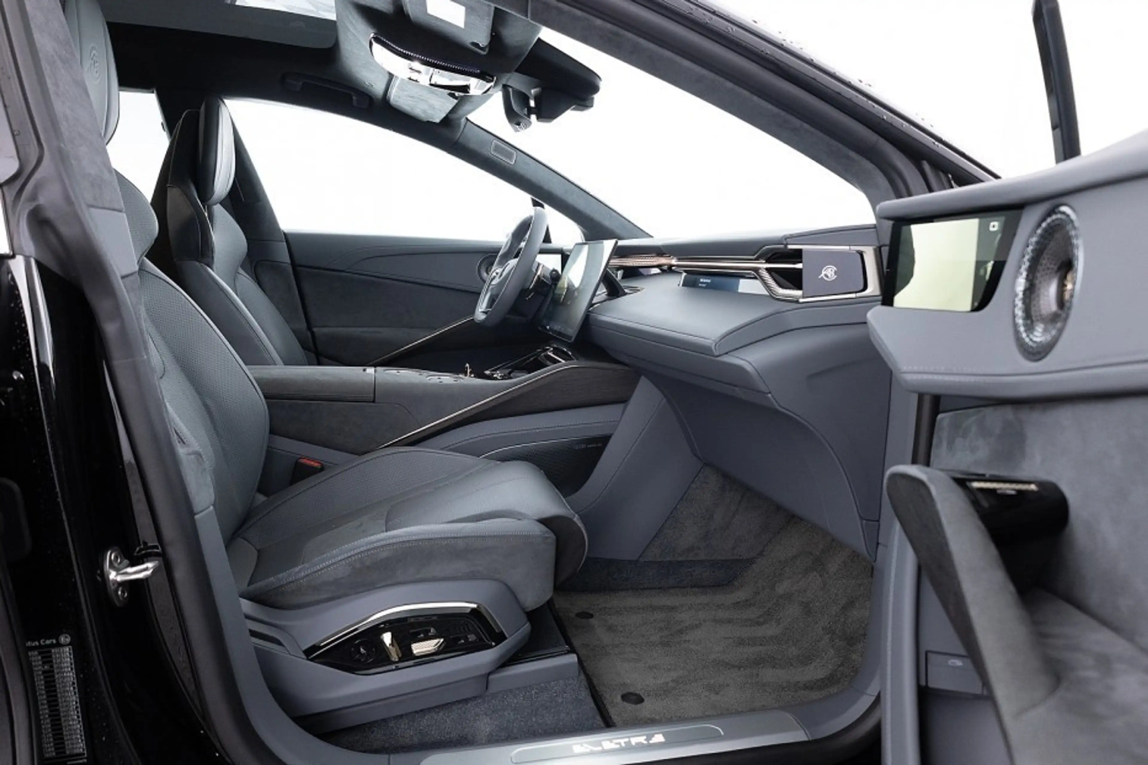 Lotus Eletre EDS 450 S 4WD Executive Seat 112 kWh | PANORAMADAK — photo 13