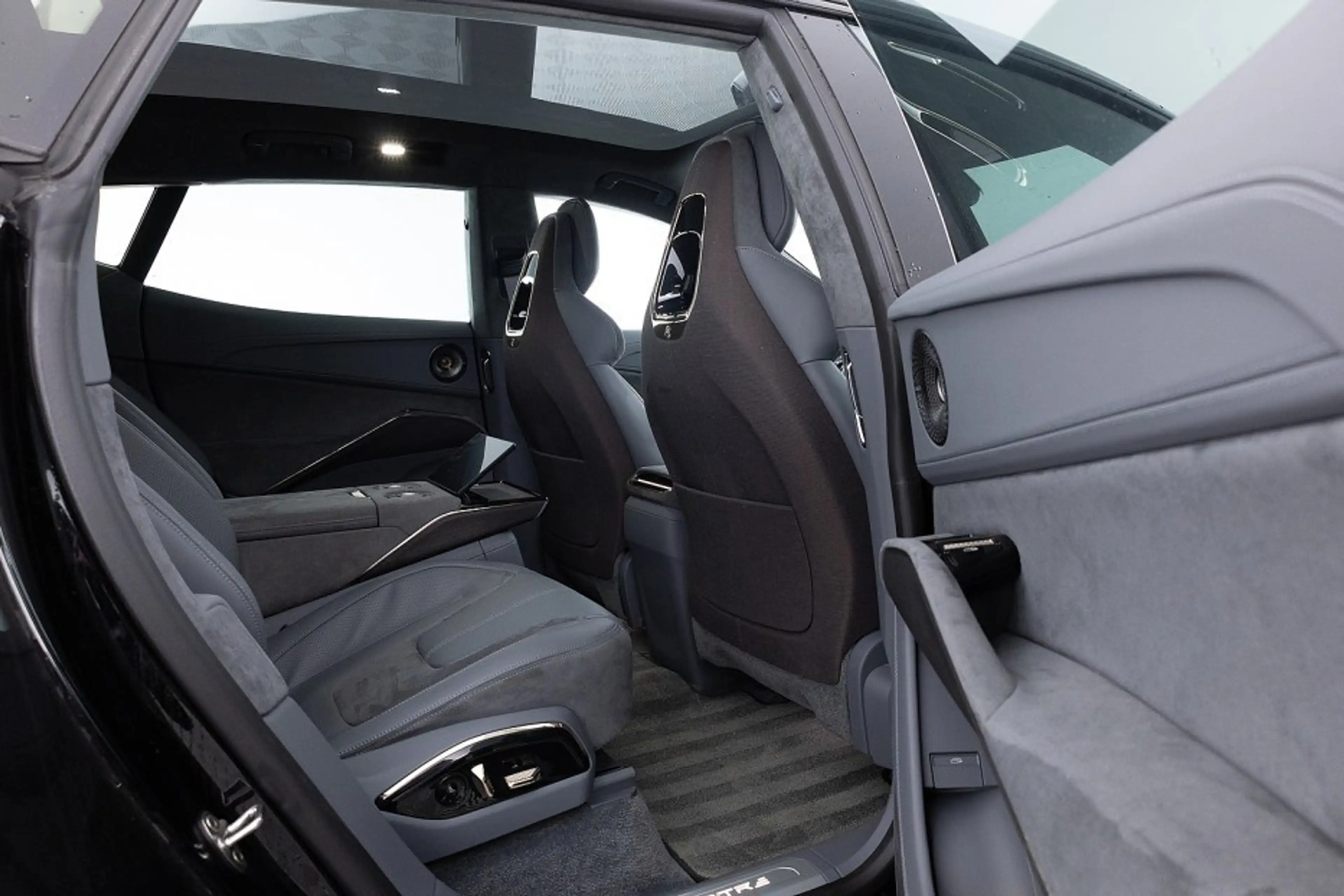 Lotus Eletre EDS 450 S 4WD Executive Seat 112 kWh | PANORAMADAK — photo 21