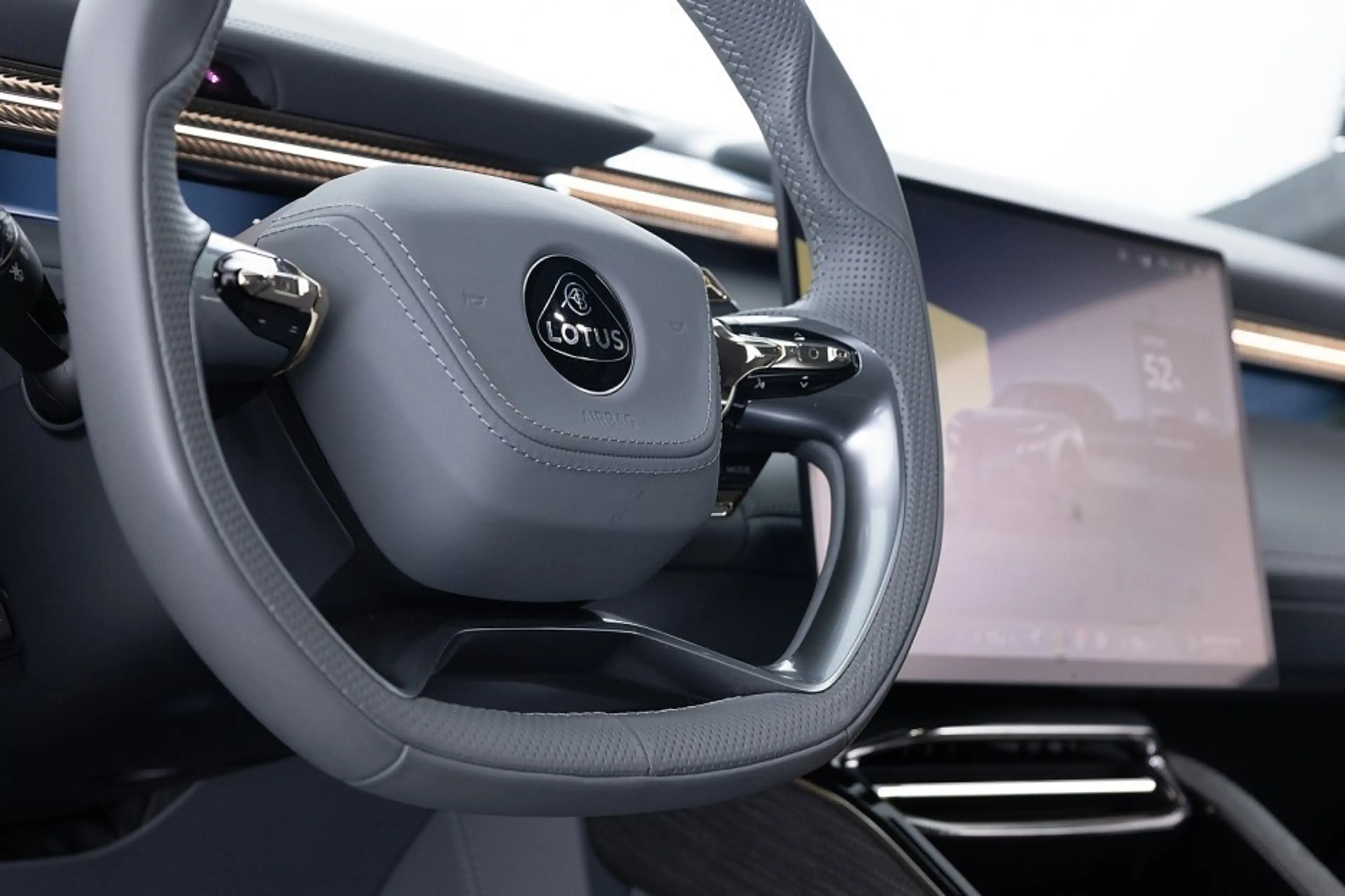Lotus Eletre EDS 450 S 4WD Executive Seat 112 kWh | PANORAMADAK — photo 33