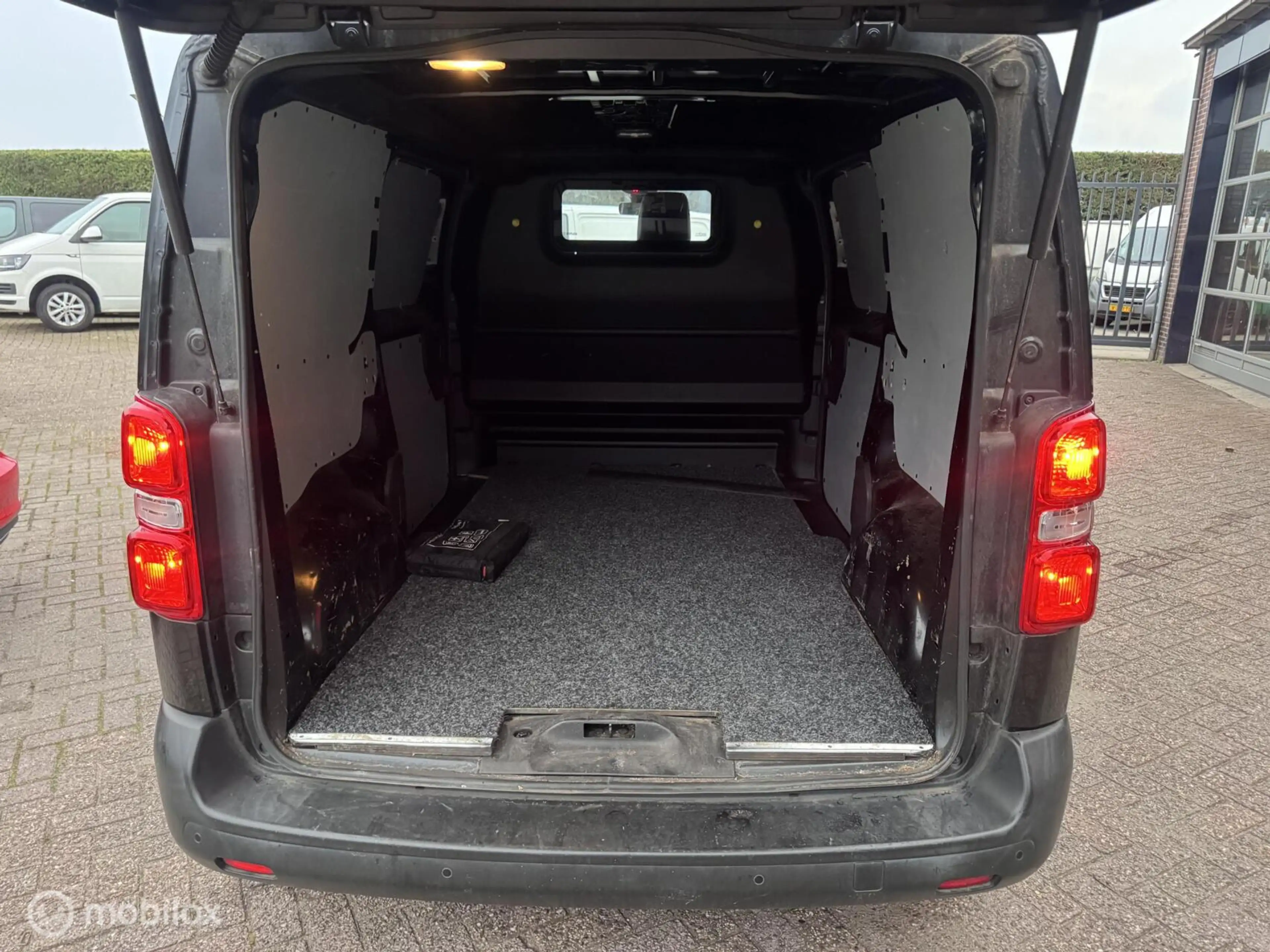 Peugeot Expert Bestel 226S 1.6 BlueHDI 115 Premium — photo 12