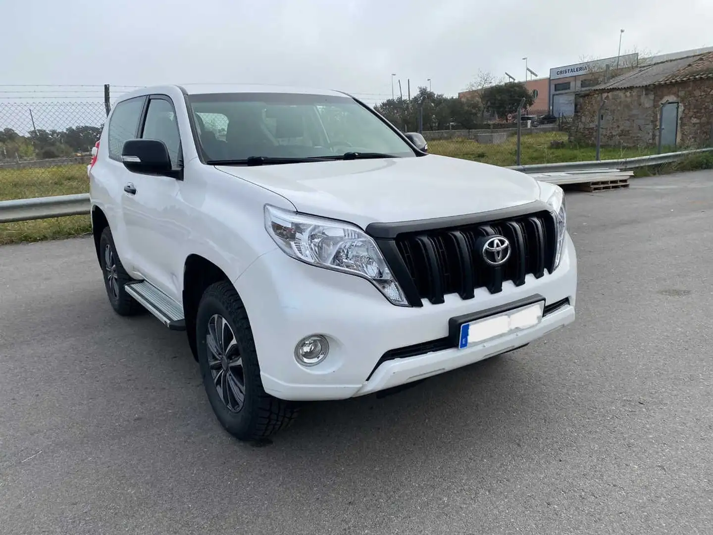 Toyota Land Cruiser D-4D GX Biały - 2