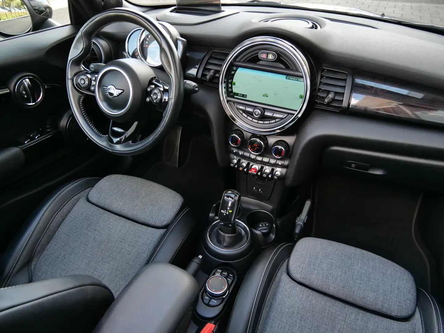 MINI Cooper S Cabrio Mini 2.0 192pk Chili Automaat Head-up display / LE Grijs - 2