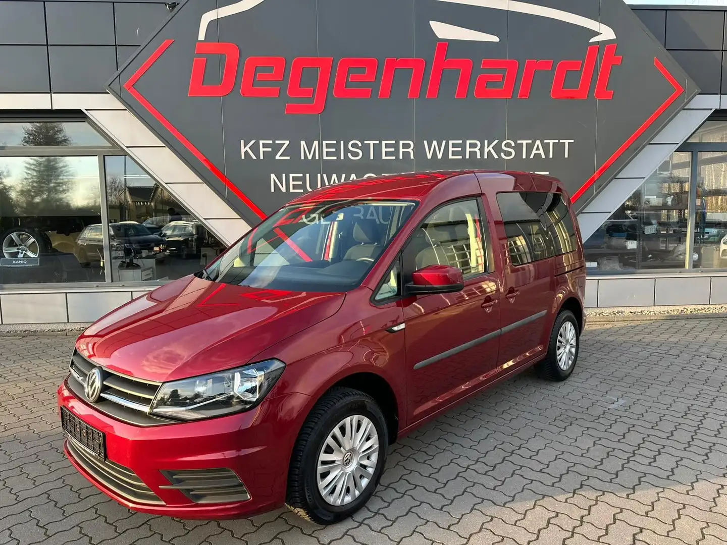 Volkswagen Caddy 2.0 TDI Trendline Klima Temp PDC Start-Sto Rojo - 1