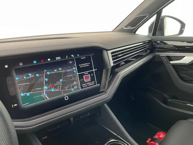 Volkswagen Touareg view 9