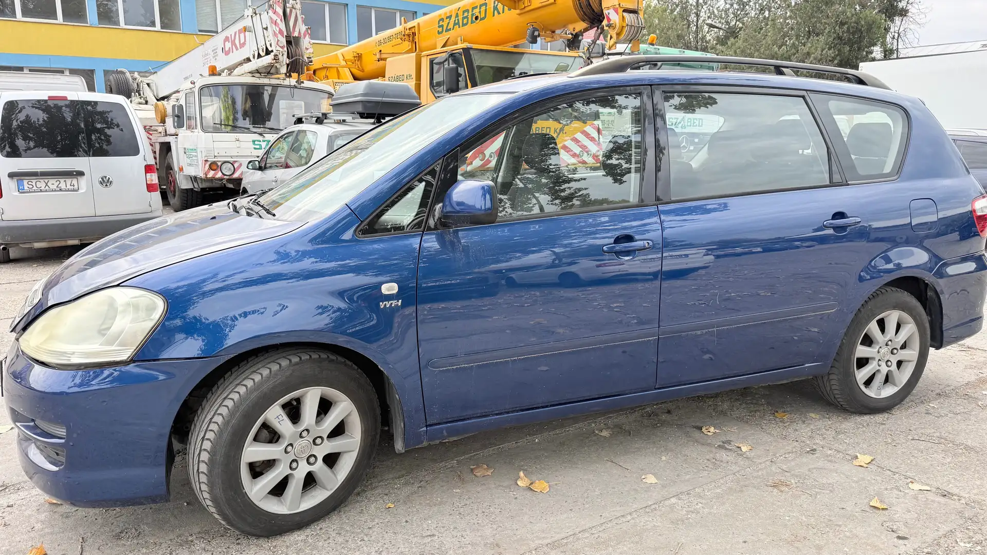 Toyota Avensis Verso Avensis Verso 2,0 VVT-i Automatic gear Blau - 1