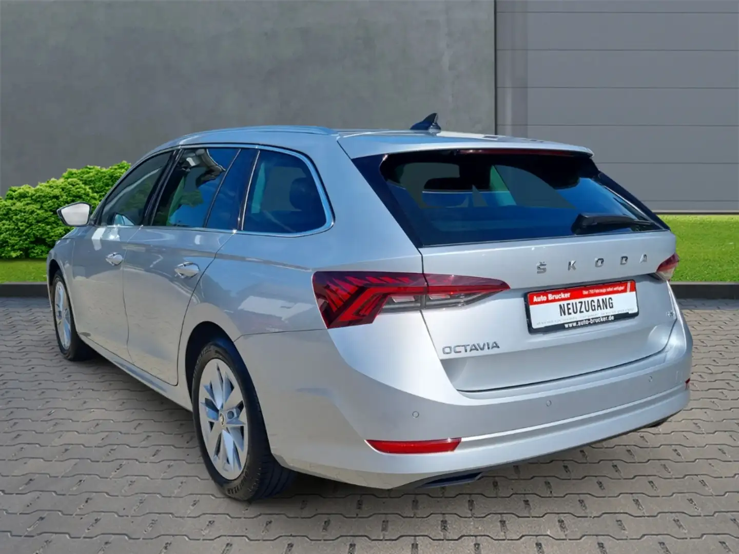 Skoda Octavia Combi Style 4x4 2.0 TSI+Anhängerkupplung+Navi+LED Silber - 2