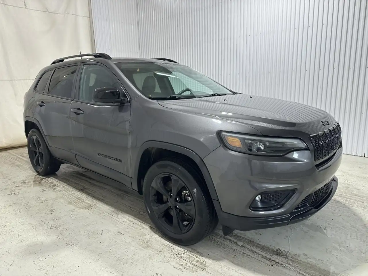 Jeep Cherokee снимка Jeep Cherokee