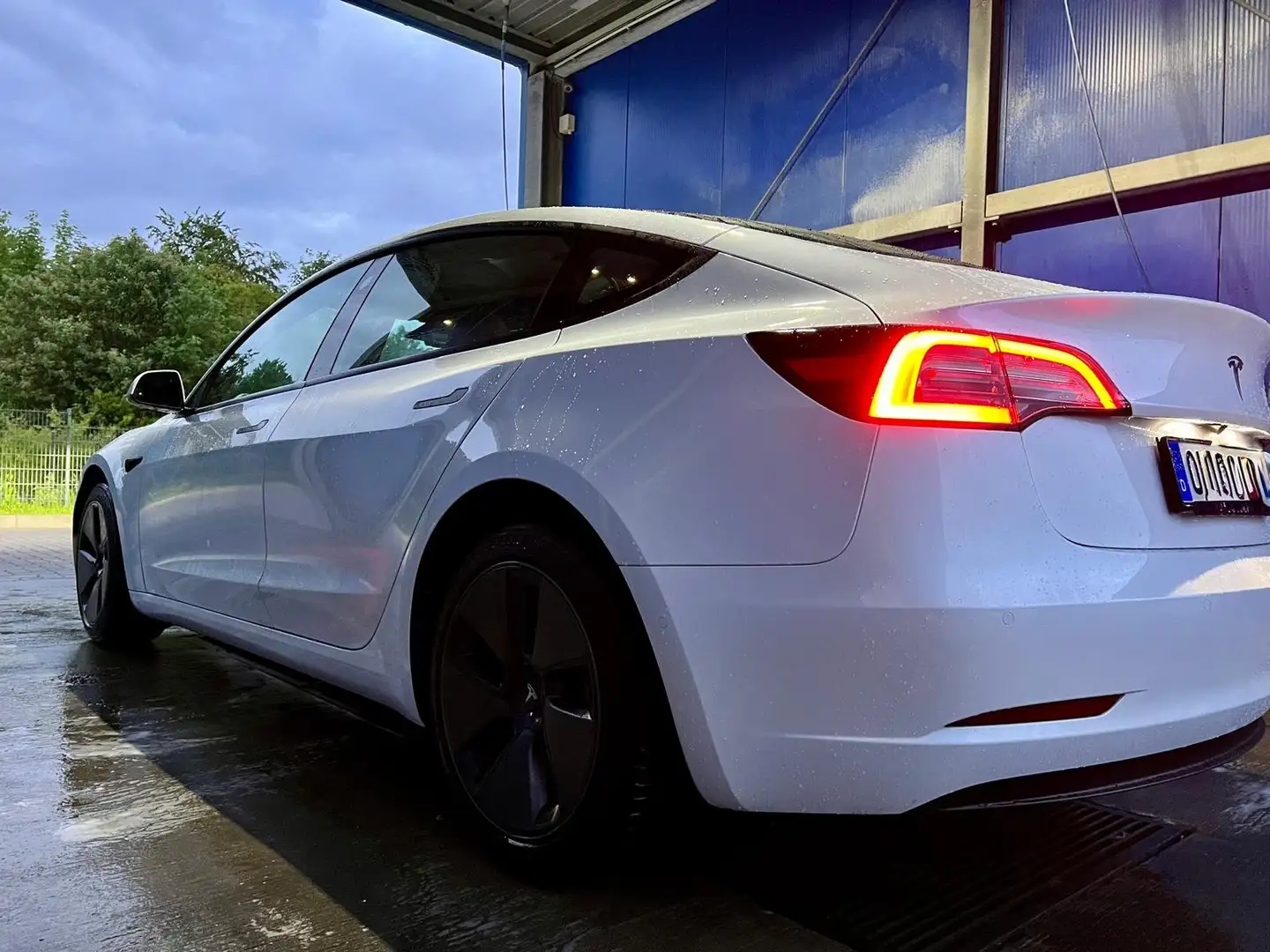 Tesla Model 3 Model 3 Langstreckenbatt. Allradantrieb Dual Motor Weiß - 1