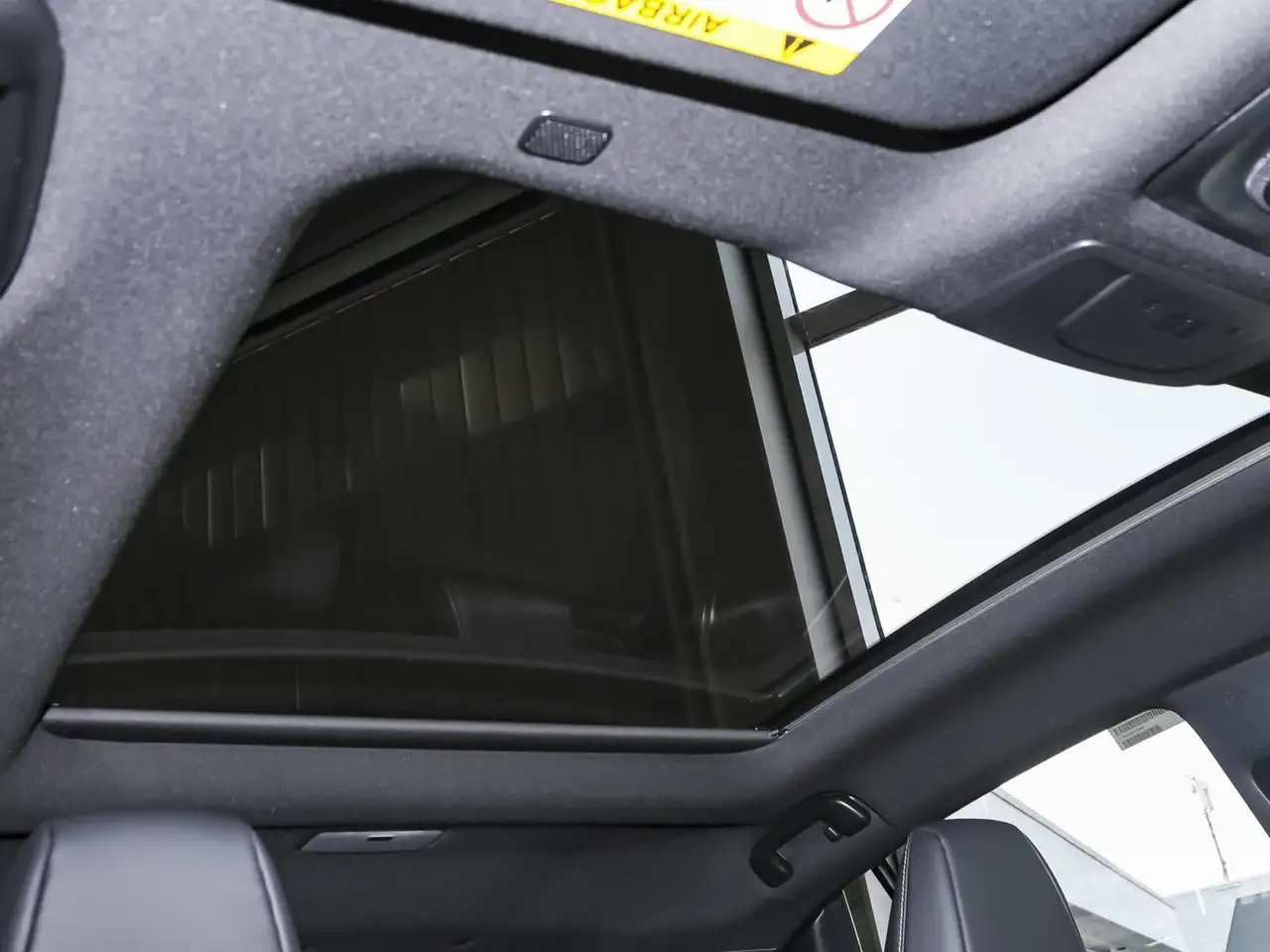 Toyota C-HR + BEV 4x4 Lounge Sky & Sound Paket 11