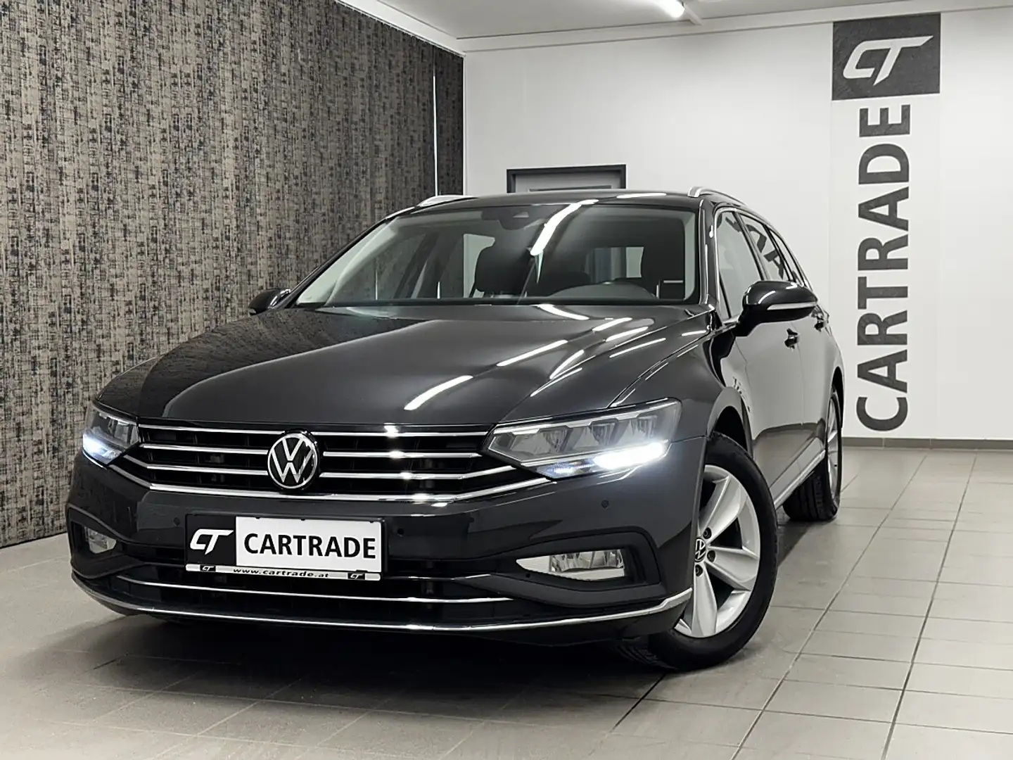 Volkswagen Passat Variant Elegance 2,0 TDI 4Motion DSG / LED/ ACC/ STANDH... Grau - 1