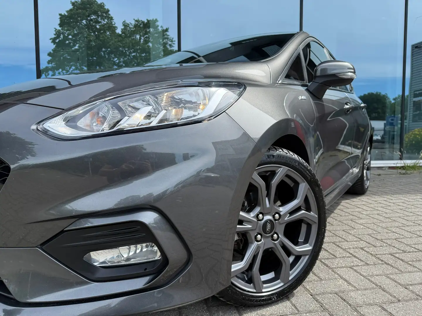 Ford Fiesta 1.0 EcoBoost ST-Line - Navi - Climate - Parkeerhul Grijs - 2