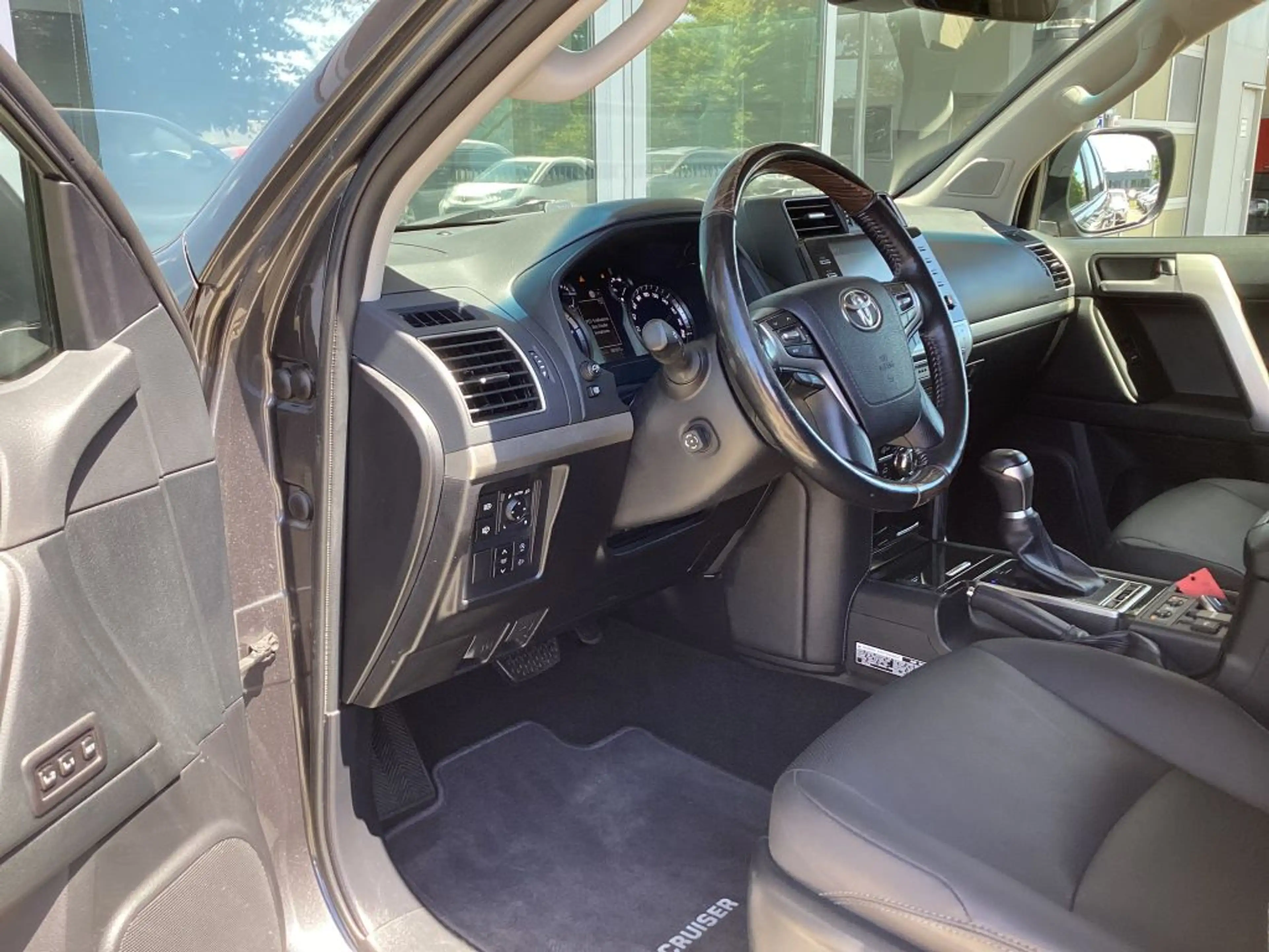 Toyota Land Cruiser 2.8 D-4D Automatik TEC-Edition — photo 11