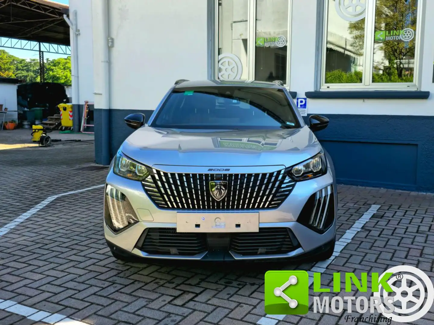 Peugeot 2008 1.2 PureTech 100 S&S Allure Formula PRIME DRIVE Argent - 2