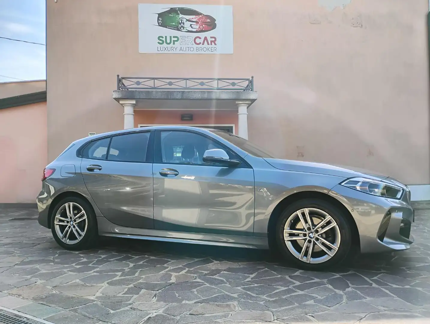 BMW 116 d 5p. Msport Exterior - MSPORT EXTERIOR - Grau - 2