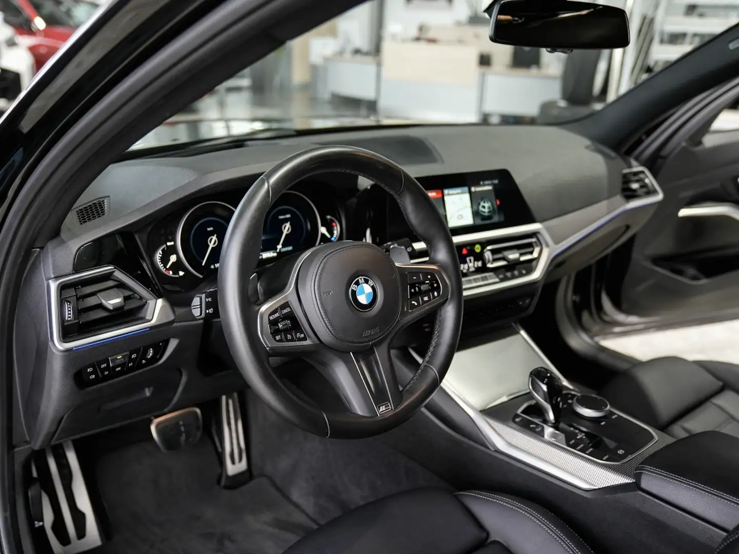 BMW 320 320d Touring M Sport HUD Leder Komfortzugang Schwarz - 2