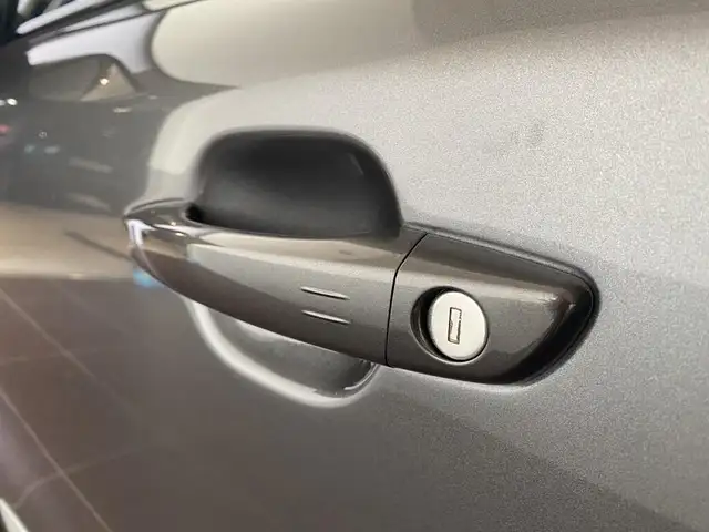 Peugeot 2008 view 18