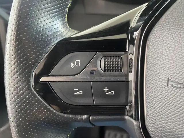 Peugeot 2008 view 13