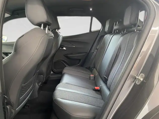 Peugeot 2008 view 8