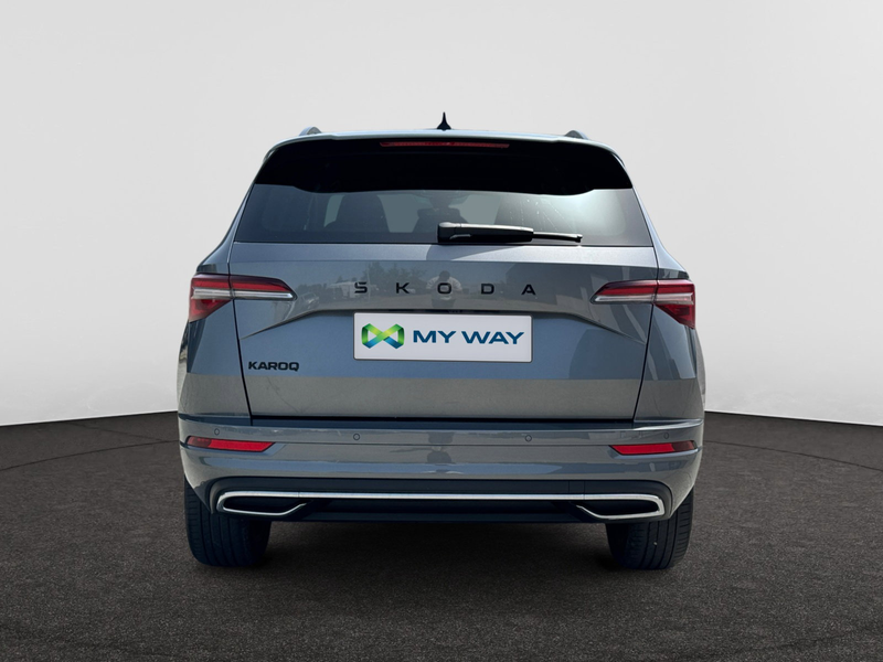 Skoda Karoq SPORTLINE 1.5 TSI DSG AUTOMAAT /// Wegklapbare trekhaak /// Achteruitrijcamera /// Zetelverwarming / — photo 11