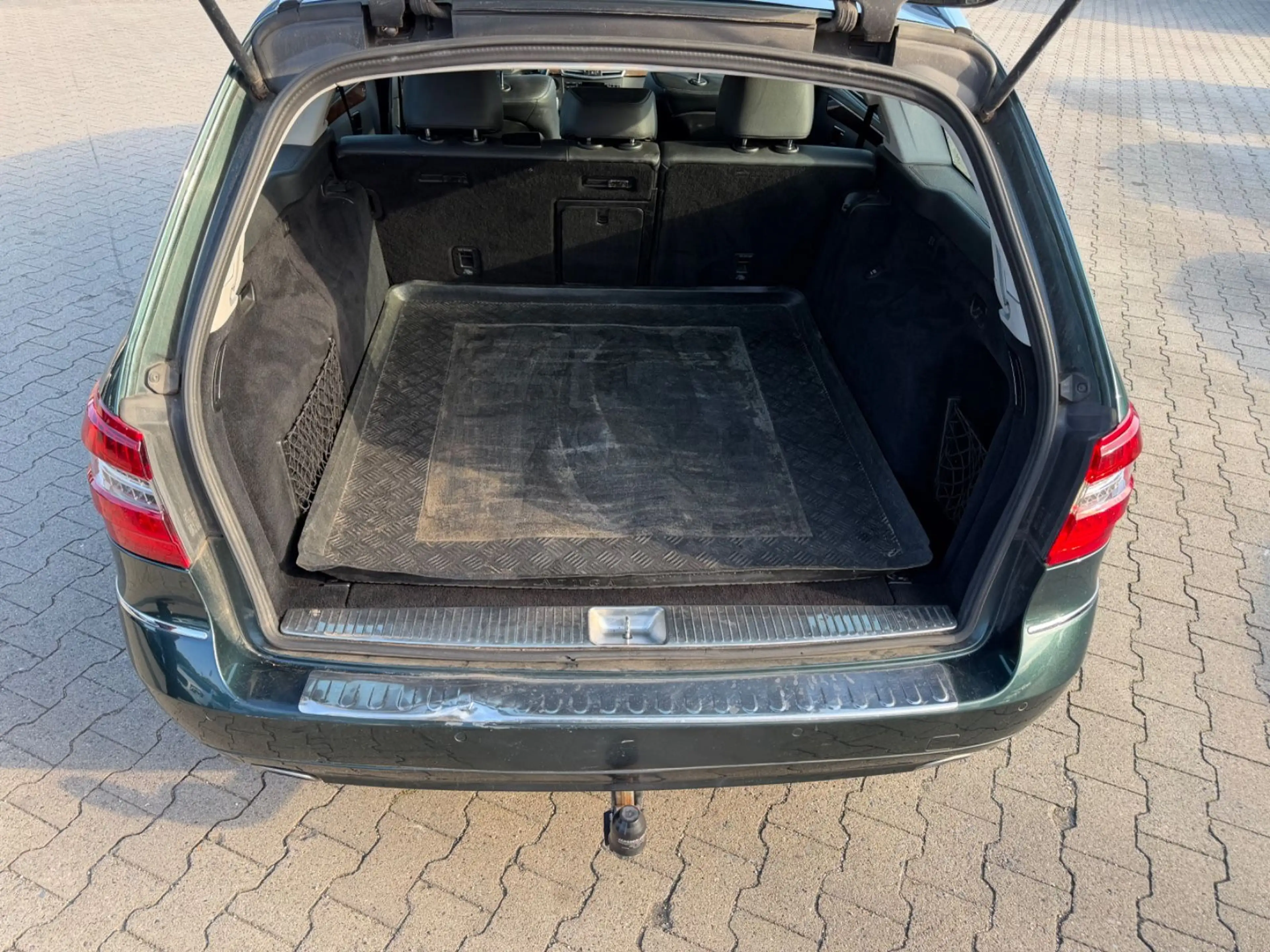 Mercedes-Benz E 300 CDI BlueEfficiency/EURO5/XENON — photo 14