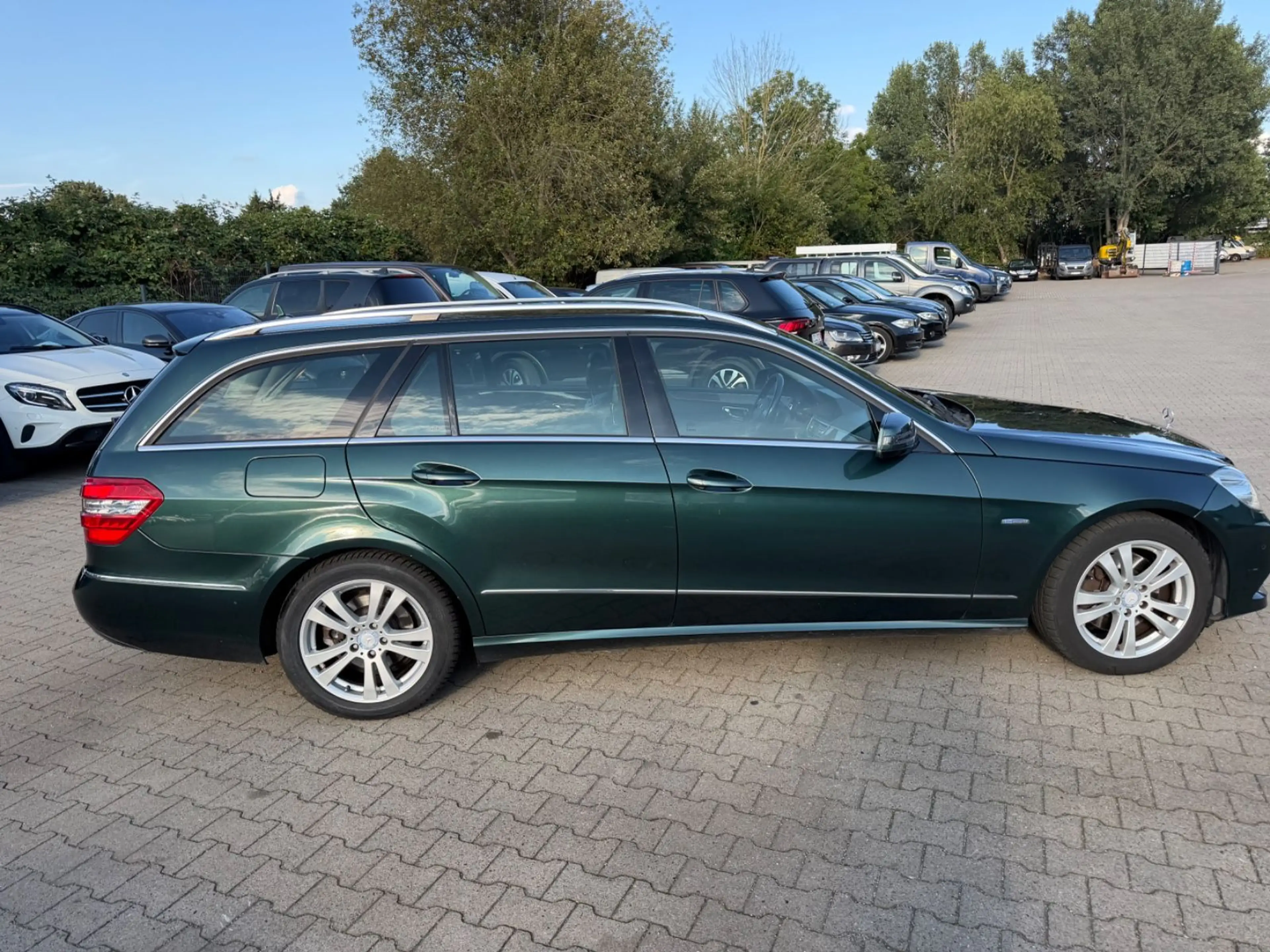 Mercedes-Benz E 300 CDI BlueEfficiency/EURO5/XENON — photo 4