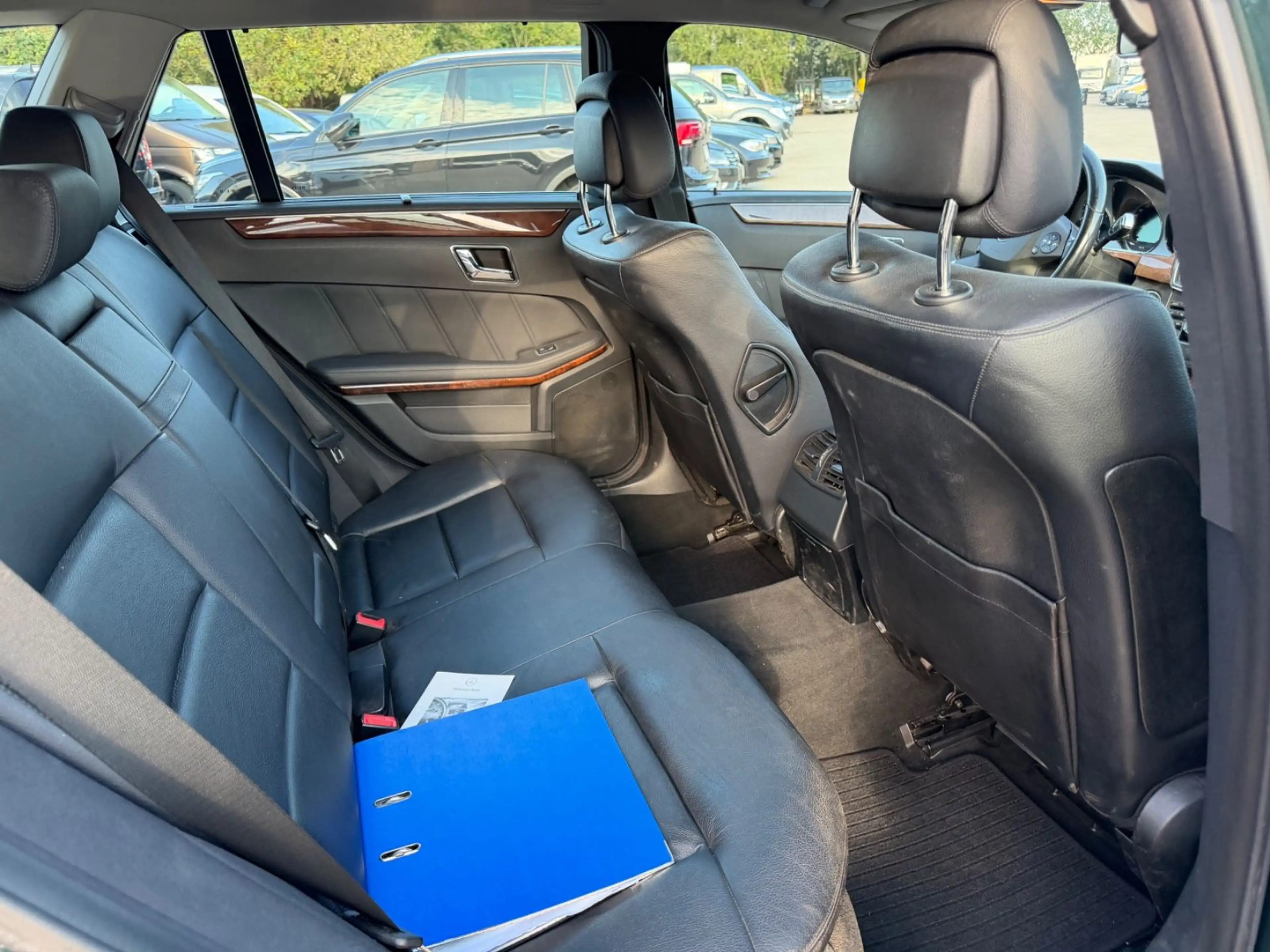 Mercedes-Benz E 300 CDI BlueEfficiency/EURO5/XENON — photo 15